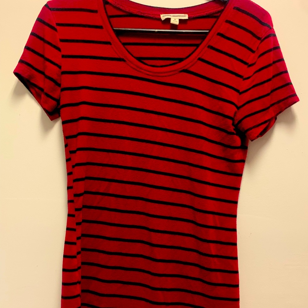 Juniors Zenana Outfitters Red stripped tee size M
